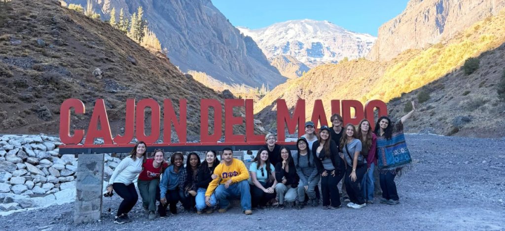 15 students from UW–Madison and Professor Sara McKinnion explore Cajón del Maipo in the Chilean mountains.